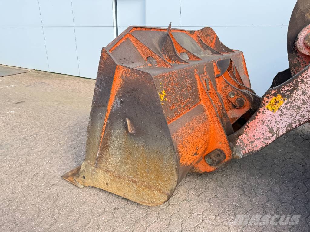 Hitachi ZW250-6 - Automatic Greasing / Weight System Kolesni nakladalci