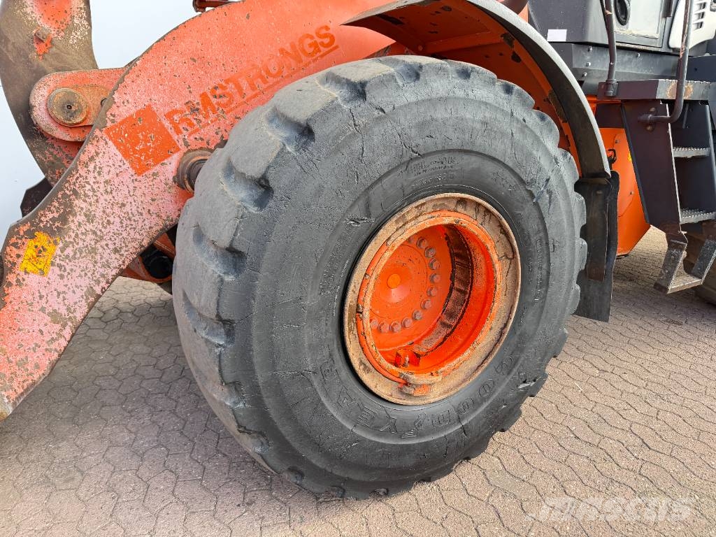 Hitachi ZW250-6 - Automatic Greasing / Weight System Kolesni nakladalci