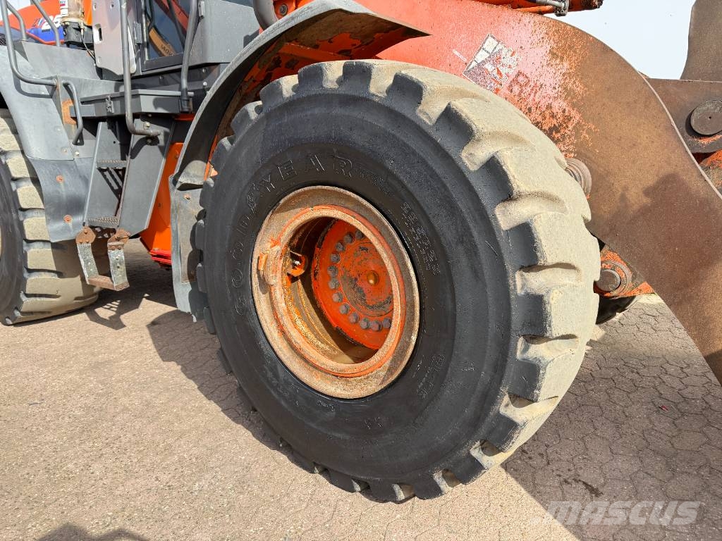 Hitachi ZW250-6 - Automatic Greasing / Weight System Kolesni nakladalci