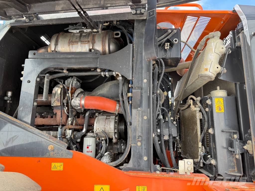 Hitachi ZW250-6 - Automatic Greasing / Weight System Kolesni nakladalci