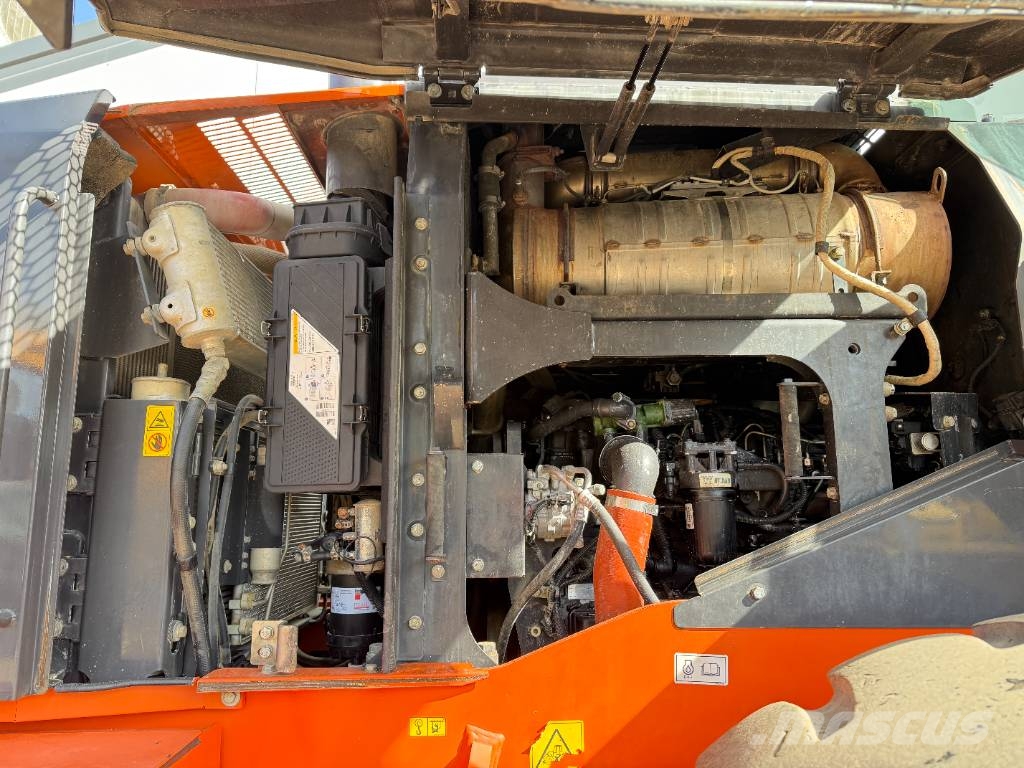 Hitachi ZW250-6 - Automatic Greasing / Weight System Kolesni nakladalci