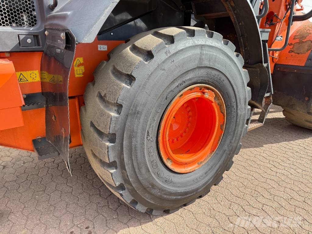 Hitachi ZW250-6 - Automatic Greasing / Weight System Kolesni nakladalci
