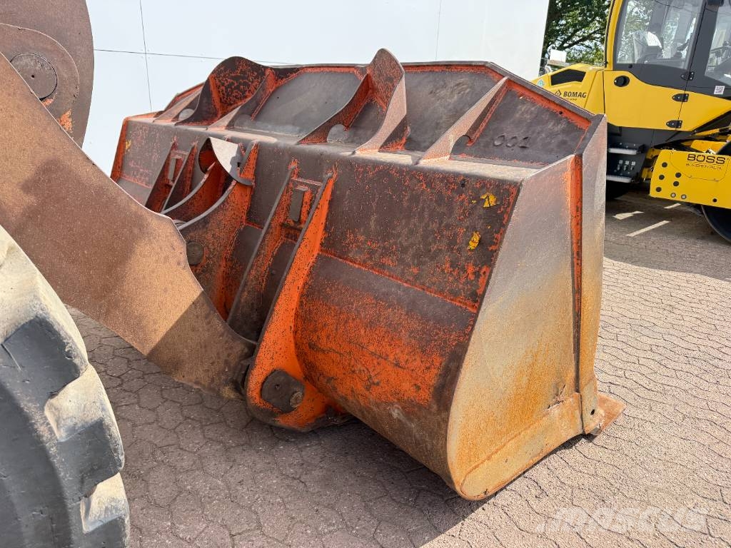 Hitachi ZW250-6 - Automatic Greasing / Weight System Kolesni nakladalci