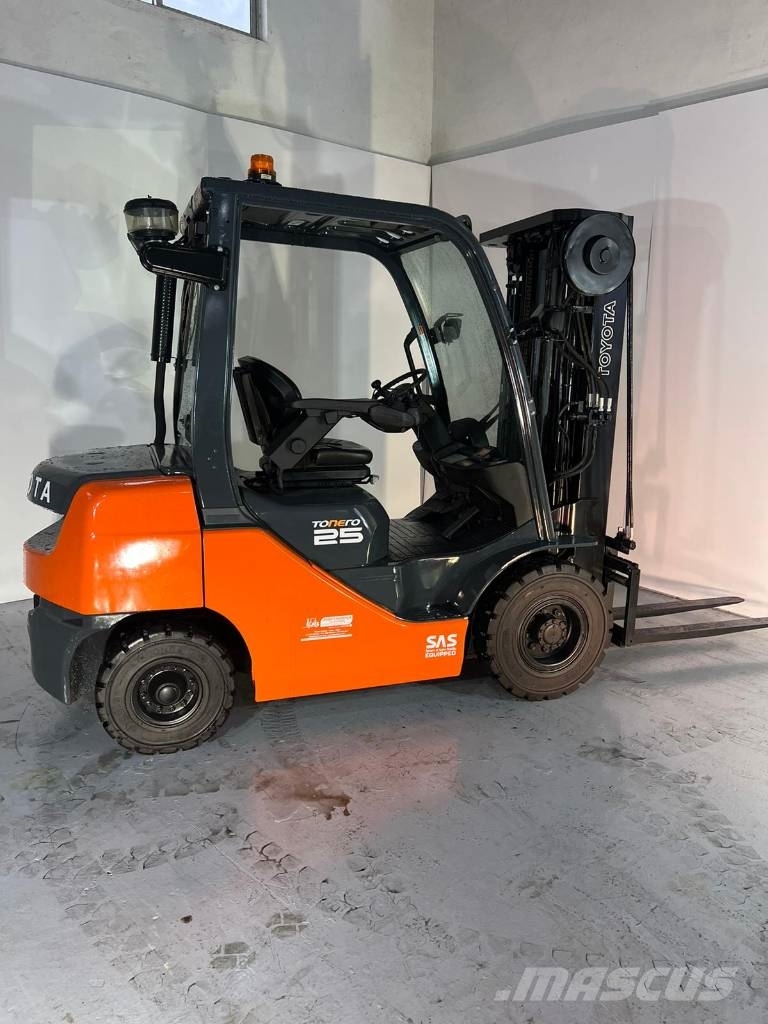 Toyota 02-8 FD F 25 Dieselové vozíky