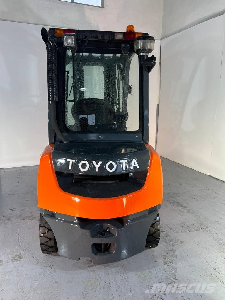 Toyota 02-8 FD F 25 Dieselové vozíky
