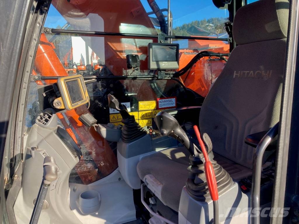 Hitachi ZX225USLC-6 Beltegraver