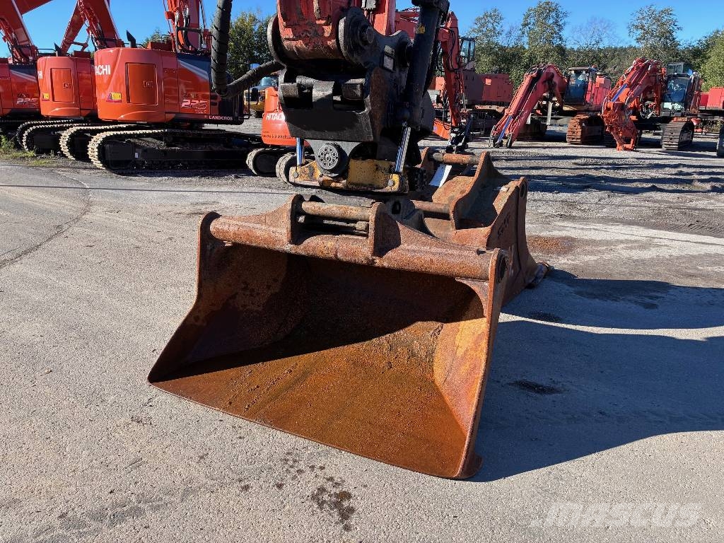 Hitachi ZX225USLC-6 Beltegraver