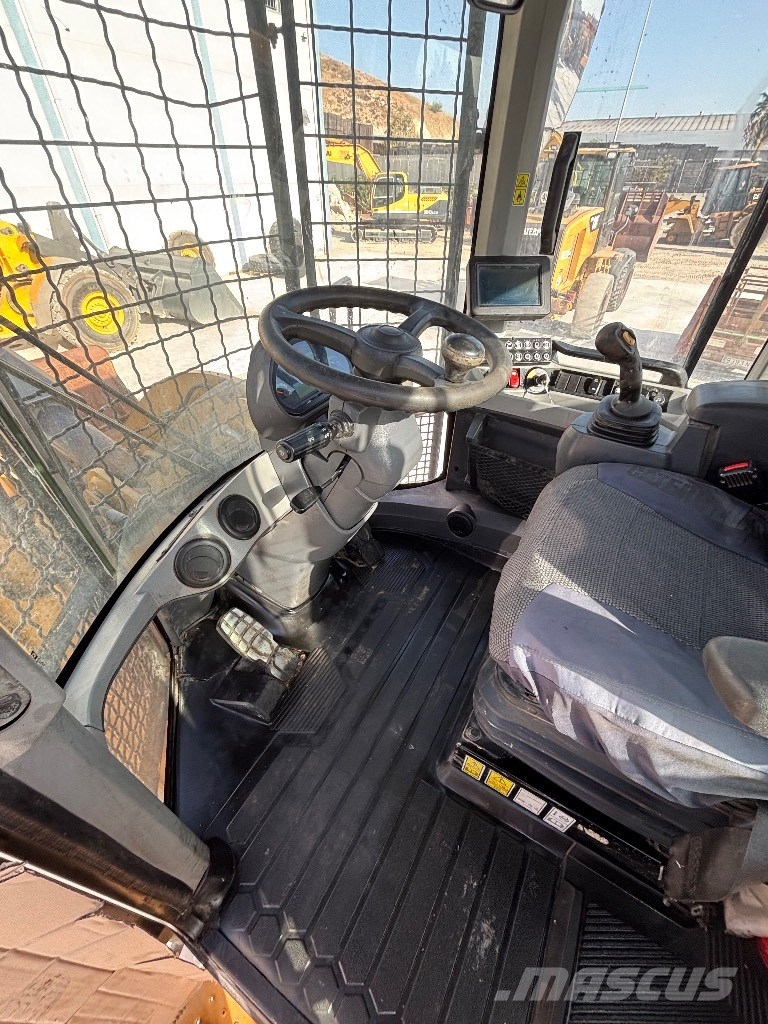 CAT 926M Μίνι φορτωτές