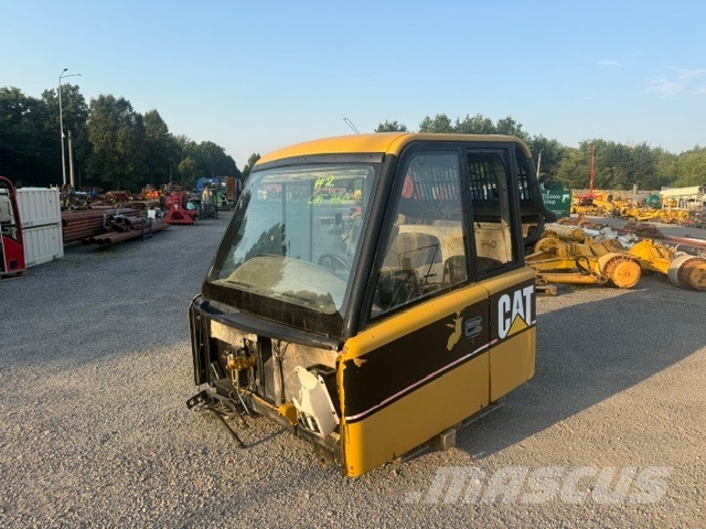 CAT 740 USED CAB كابينة والداخلية