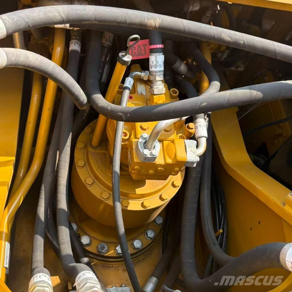 CAT 330 D Kāpurķēžu ekskavatori