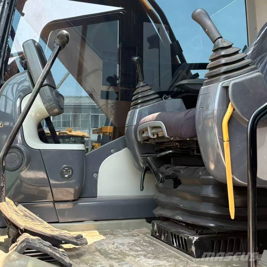 CAT 330 D Kāpurķēžu ekskavatori