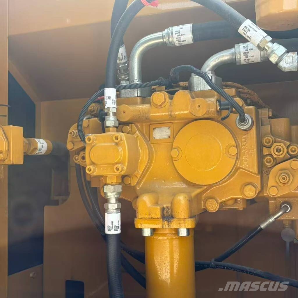 CAT 330 D Kāpurķēžu ekskavatori