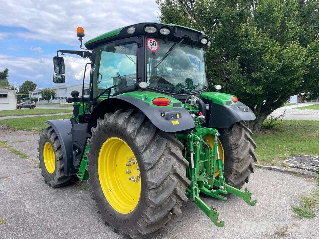 John Deere 6130R Traktory
