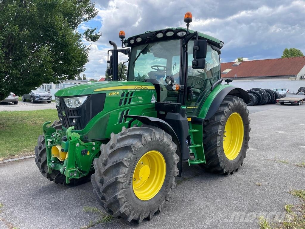 John Deere 6130R Traktory