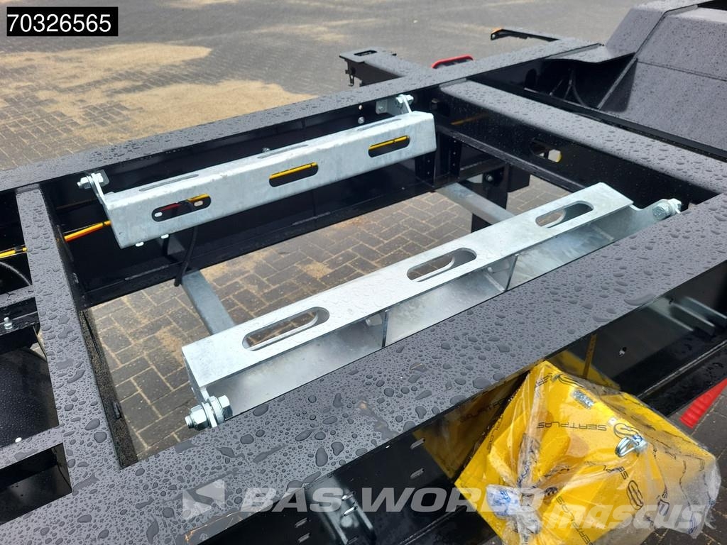 Orthaus Euro Slider 425 3 axles Mutli'45 Lift Axle Extenda Containerchassis