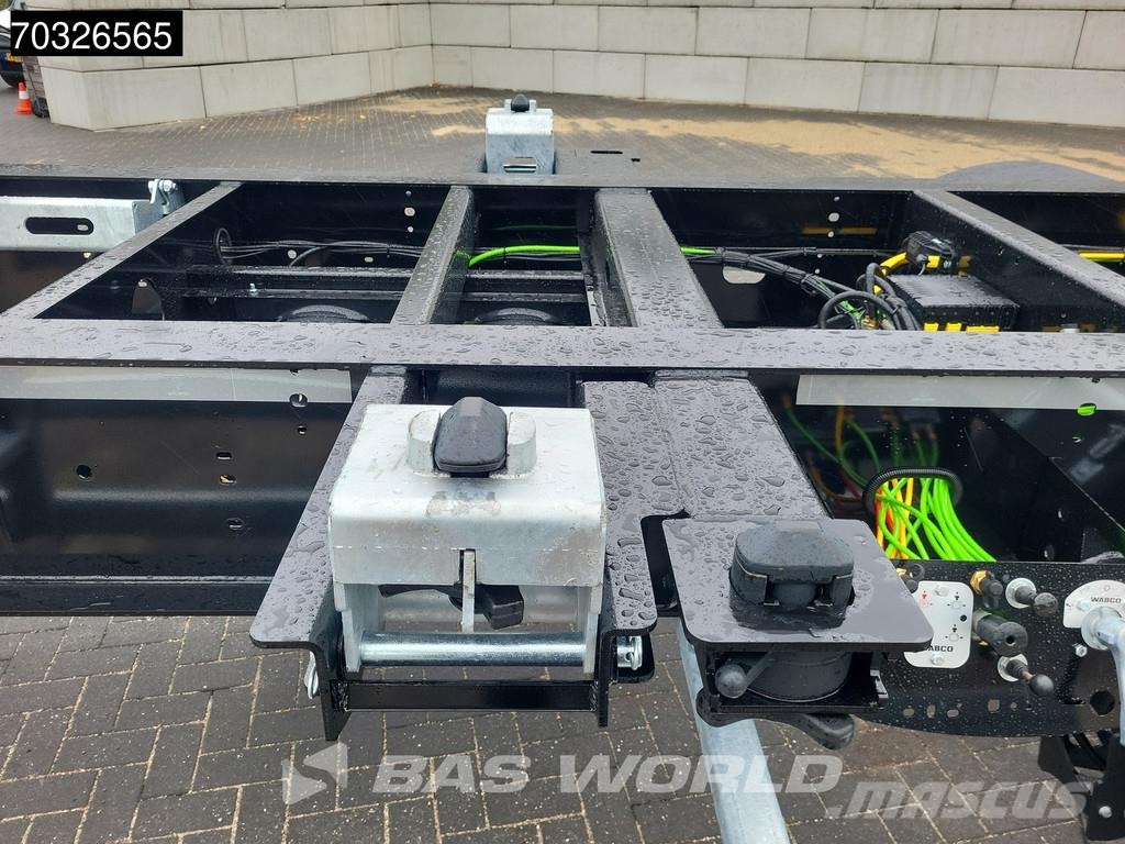 Orthaus Euro Slider 425 3 axles Mutli'45 Lift Axle Extenda Semirremolques portacontenedores