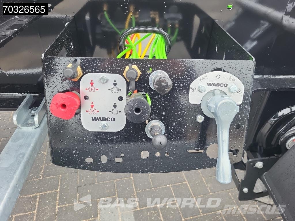 Orthaus Euro Slider 425 3 axles Mutli'45 Lift Axle Extenda Semirremolques portacontenedores