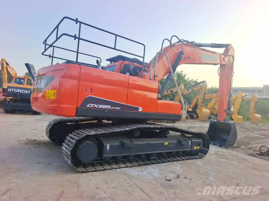 Doosan DX225LC-9C made in Korea Raupenbagger
