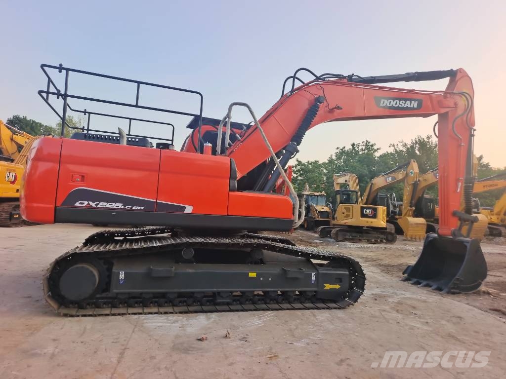 Doosan DX225LC-9C made in Korea Raupenbagger