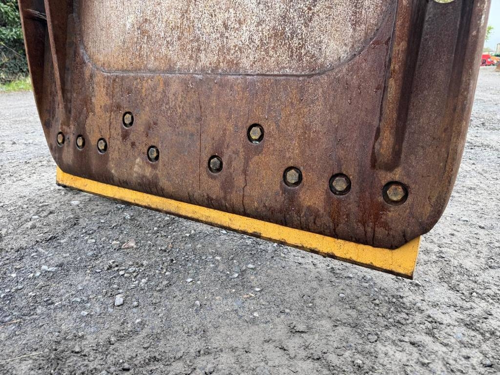 Volvo L180G HL Lesné traktory