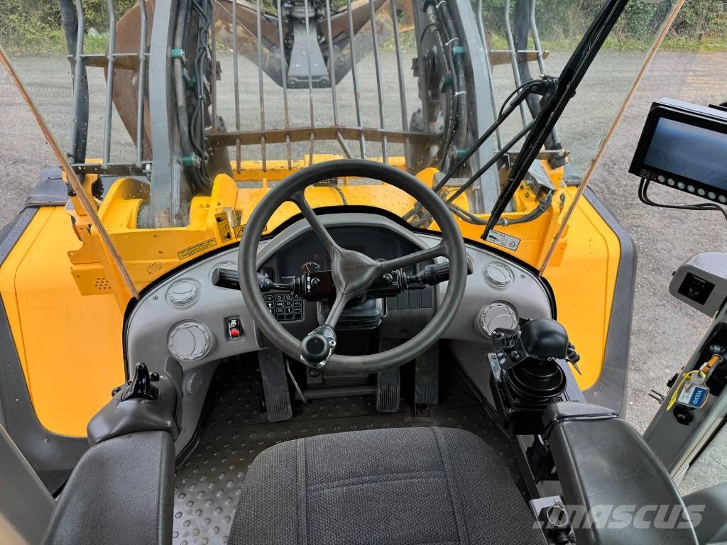 Volvo L180G HL Lesné traktory