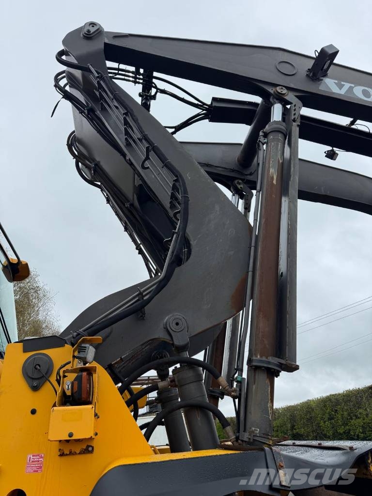 Volvo L180G HL Lesné traktory
