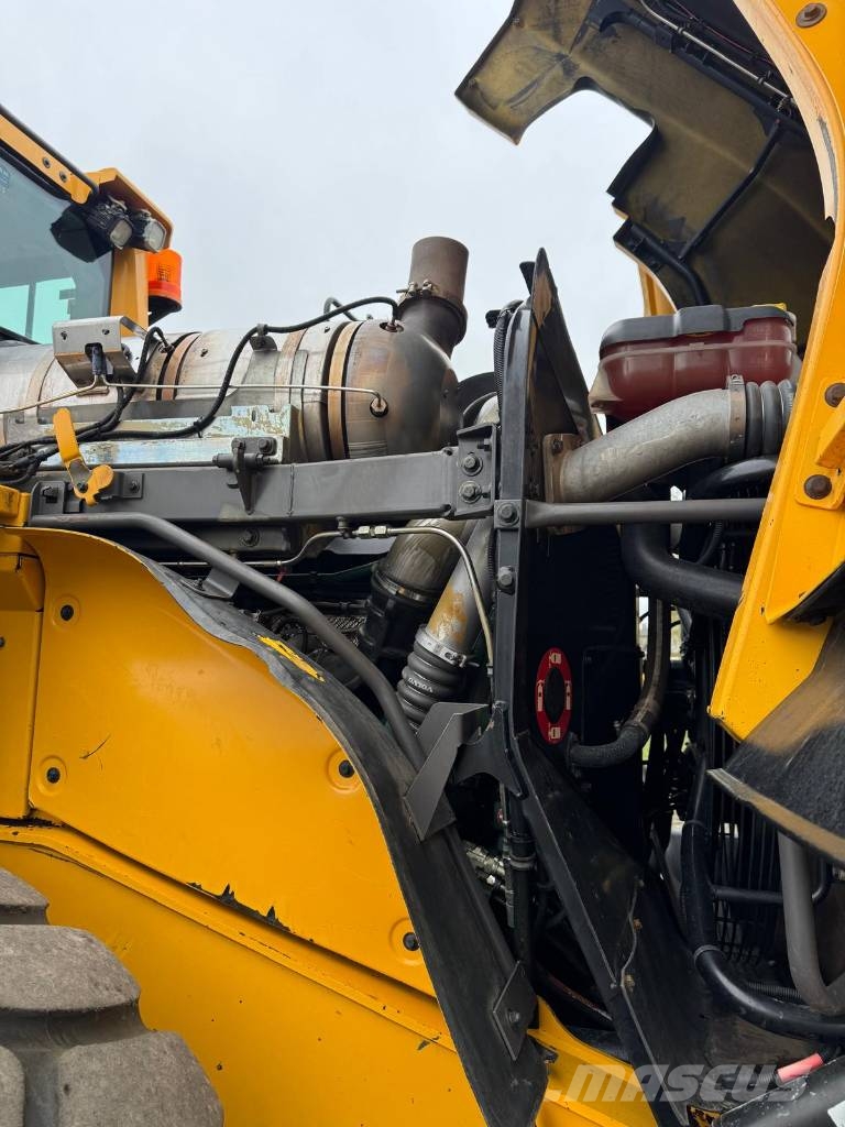 Volvo L180G HL Lesné traktory