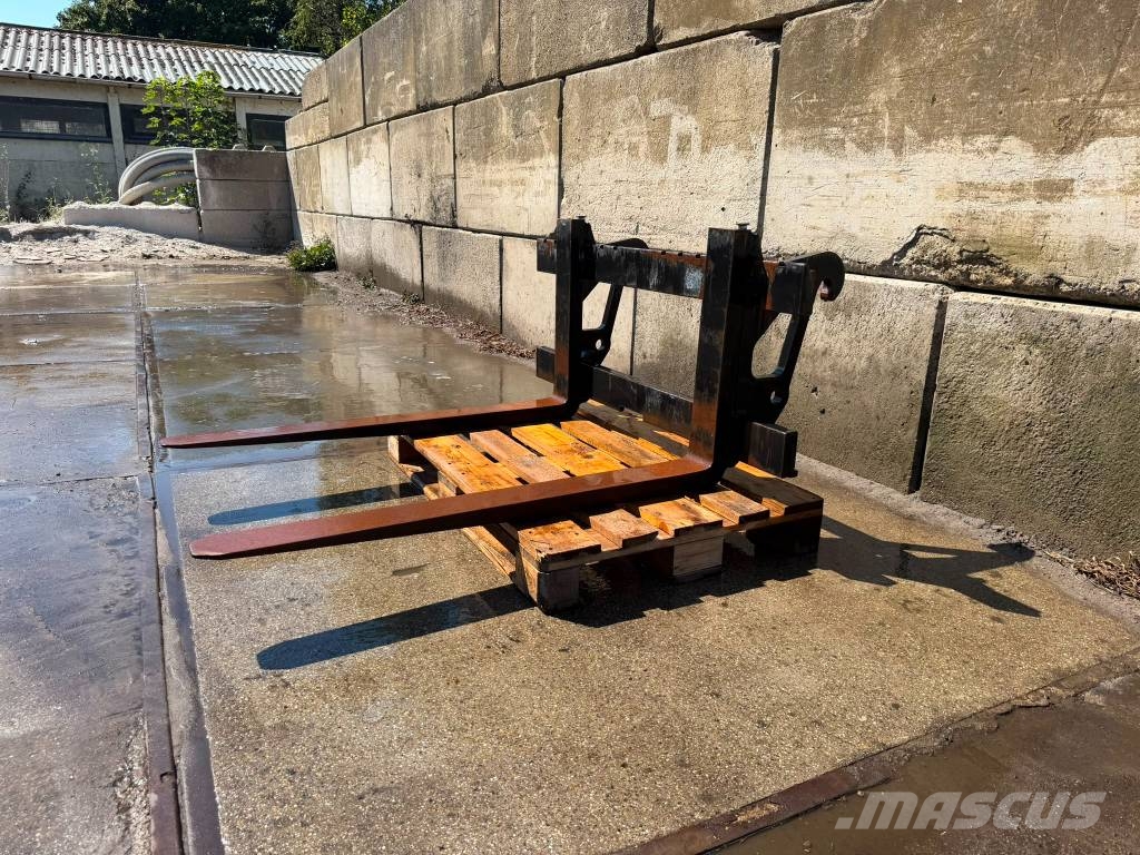 CAT 908 palletvorken / palletforks / Palletgabeln Vilice