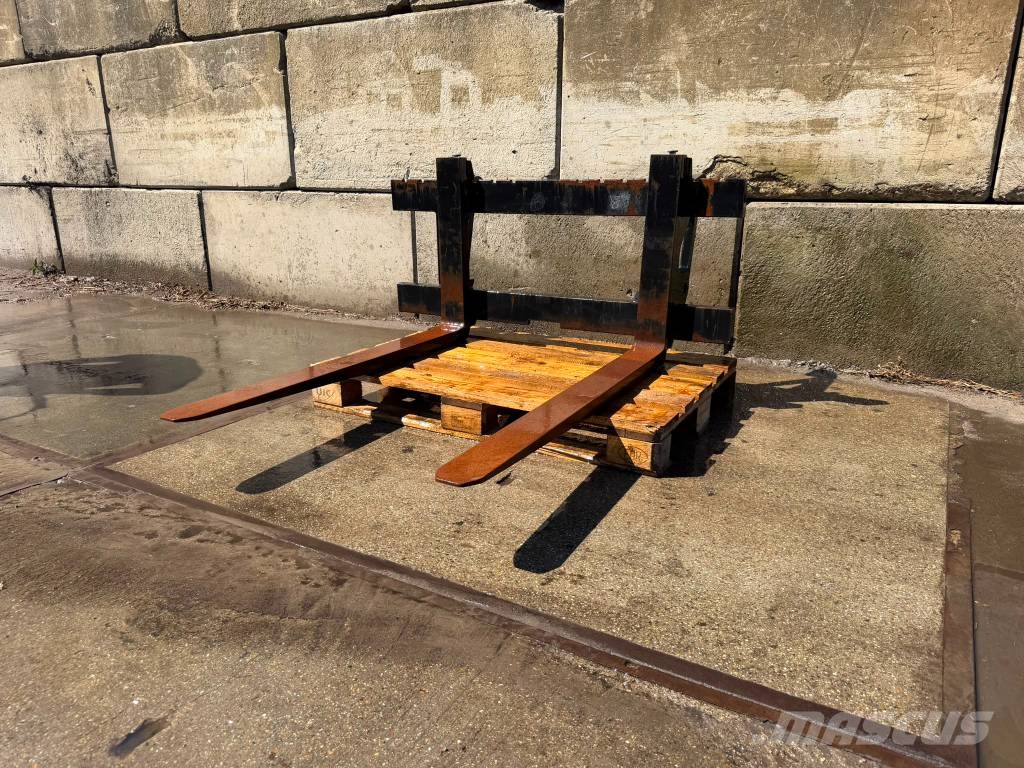 CAT 908 palletvorken / palletforks / Palletgabeln Vilice