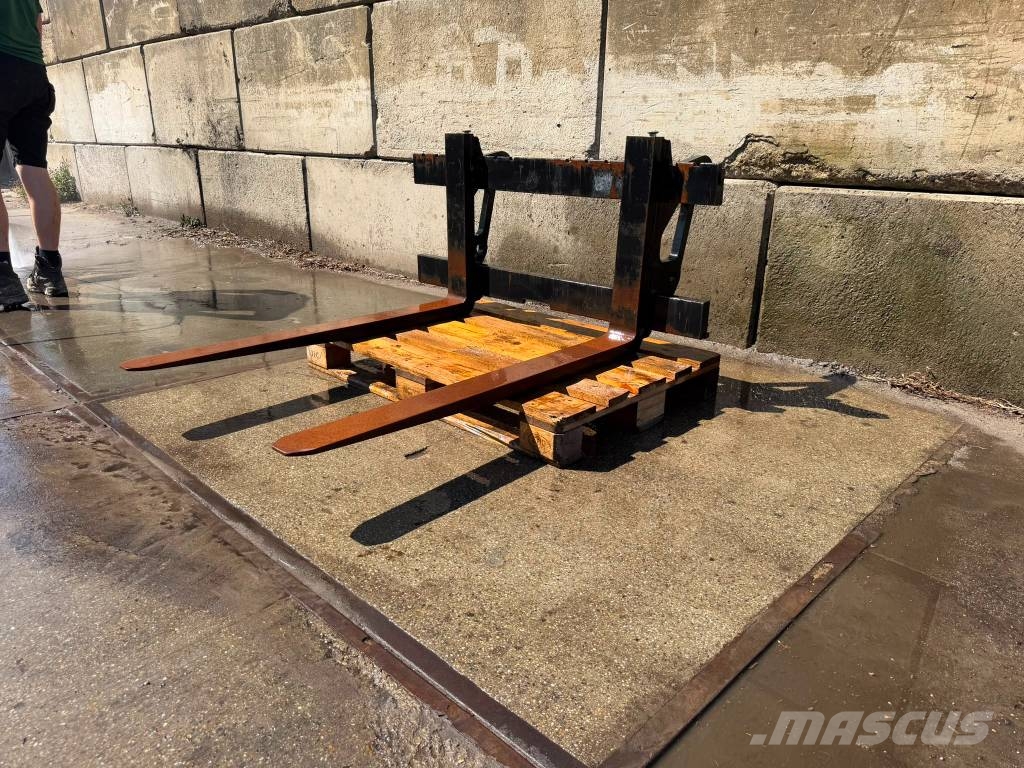 CAT 908 palletvorken / palletforks / Palletgabeln Vilice