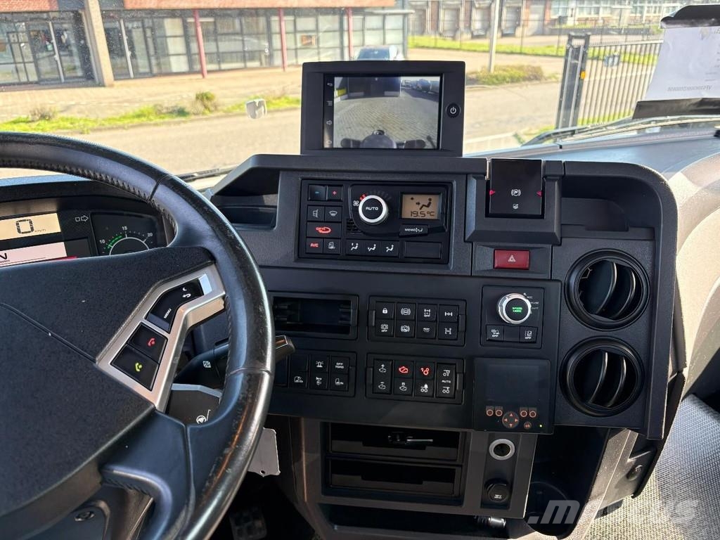 Renault C440 + HMF 2320 K3-- 3X EXT. + 6X2/4 HYDRO DRIVE + Kranen voor alle terreinen