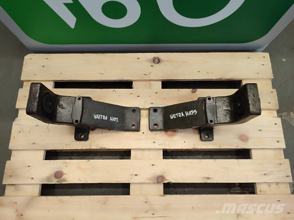 Valtra Cab mounting clamp TB0690E Valtra N123 Kabina i wnętrze