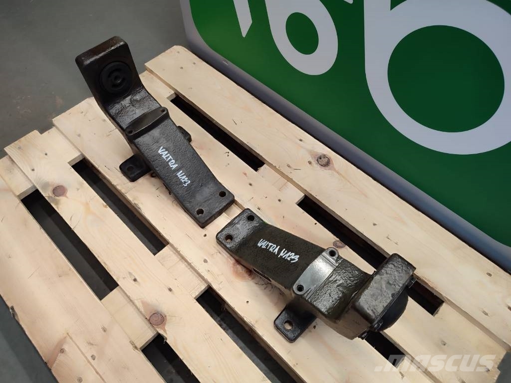 Valtra Cab mounting clamp TB0690E Valtra N123 Kabina i wnętrze