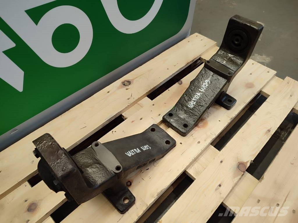 Valtra Cab mounting clamp TB0690E Valtra N123 Kabina i wnętrze