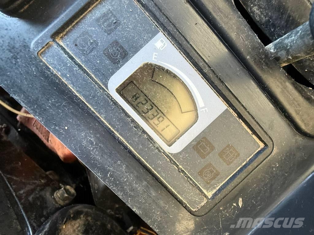 Hitachi ZX 26 Мини екскаватори < 7 т
