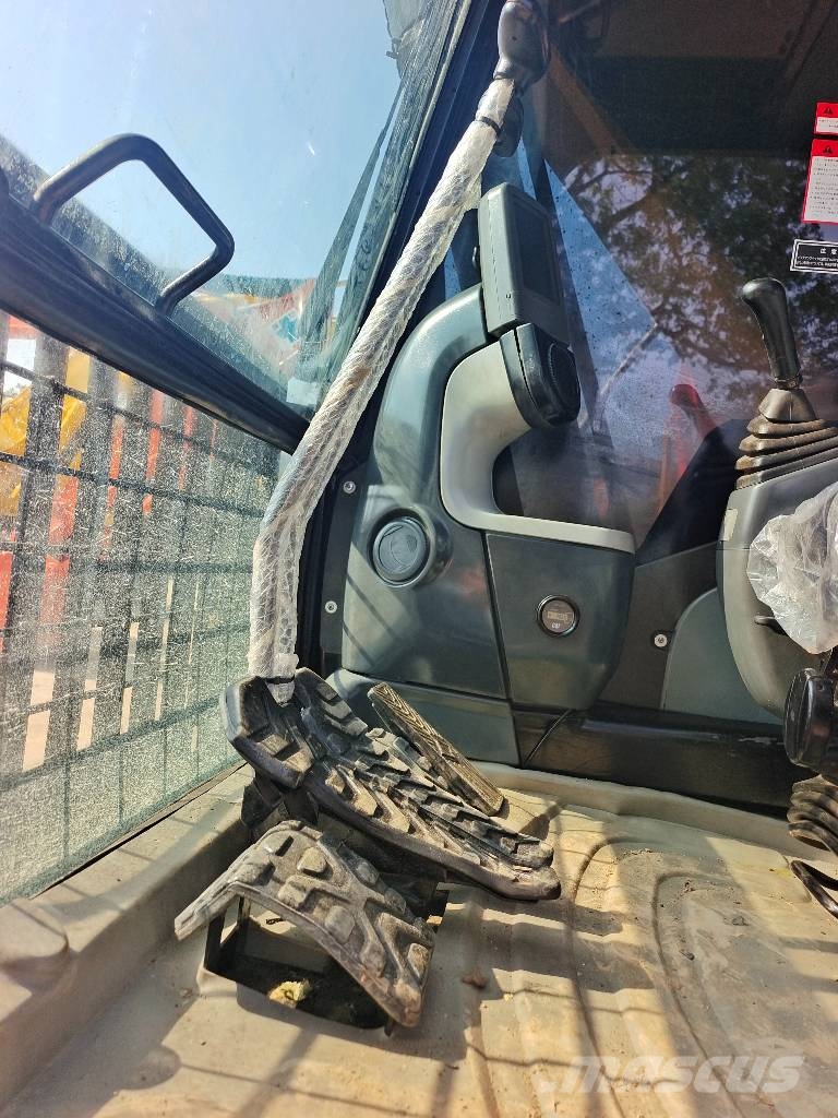 CAT 320D2L 3000 units excavators in stock Kāpurķēžu ekskavatori