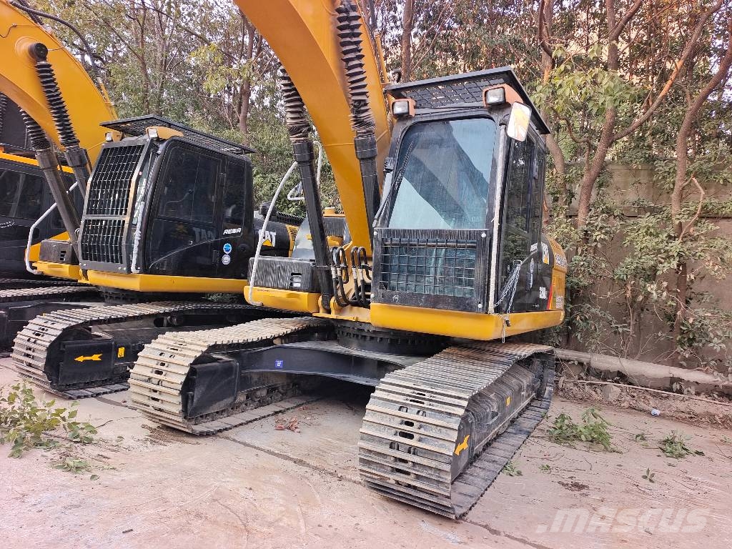 CAT 320D2L 3000 units excavators in stock Kāpurķēžu ekskavatori