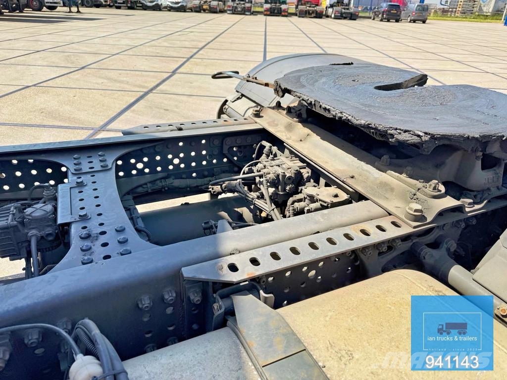 Mercedes-Benz Actros 1845 STREAMSPACE 230 | SPOILERS | EURO 6 | 中古トラクターヘッド | トレーラーヘッド
