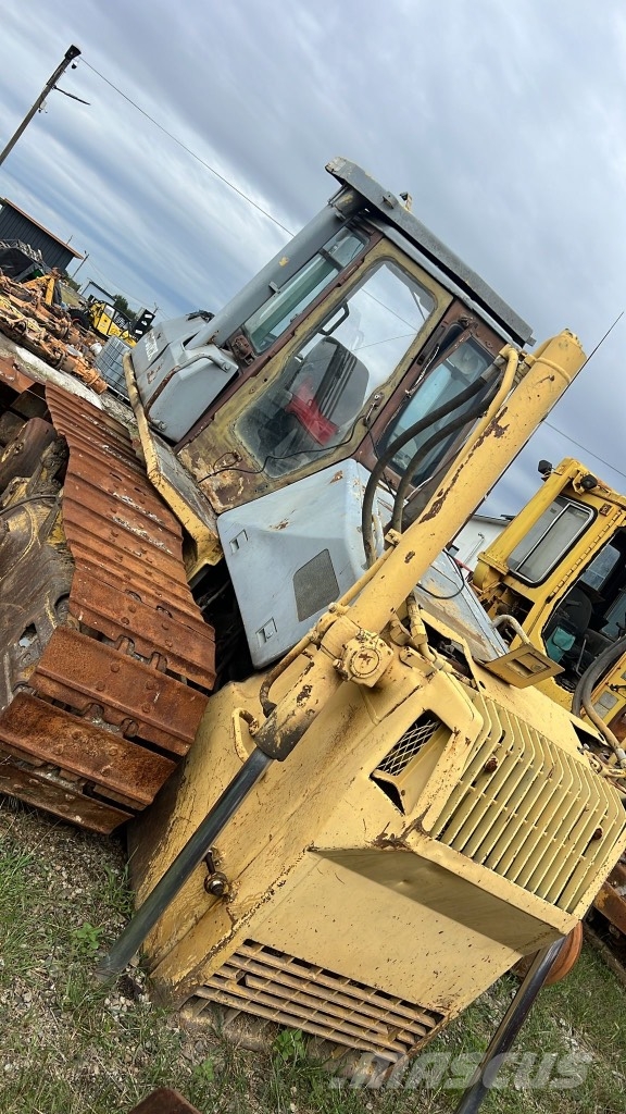 Komatsu D 65 EX Cabins and interior