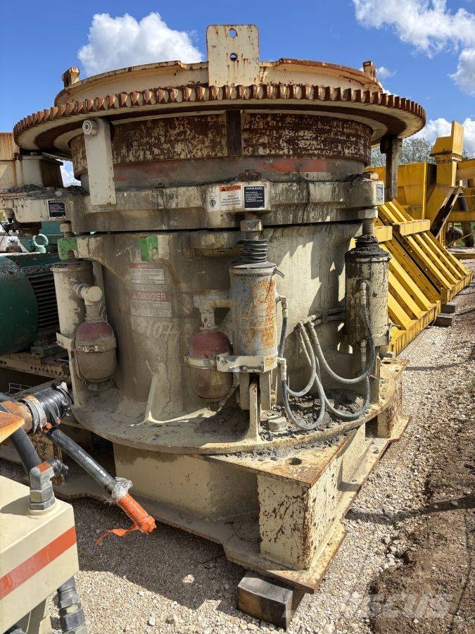 Metso Broyeur giratoire HP 200 Фрезерні і шліфувальні верстати