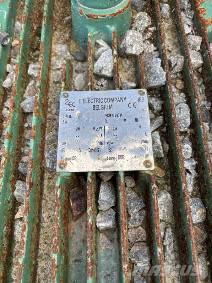Metso Broyeur giratoire HP 200 Фрезерні і шліфувальні верстати