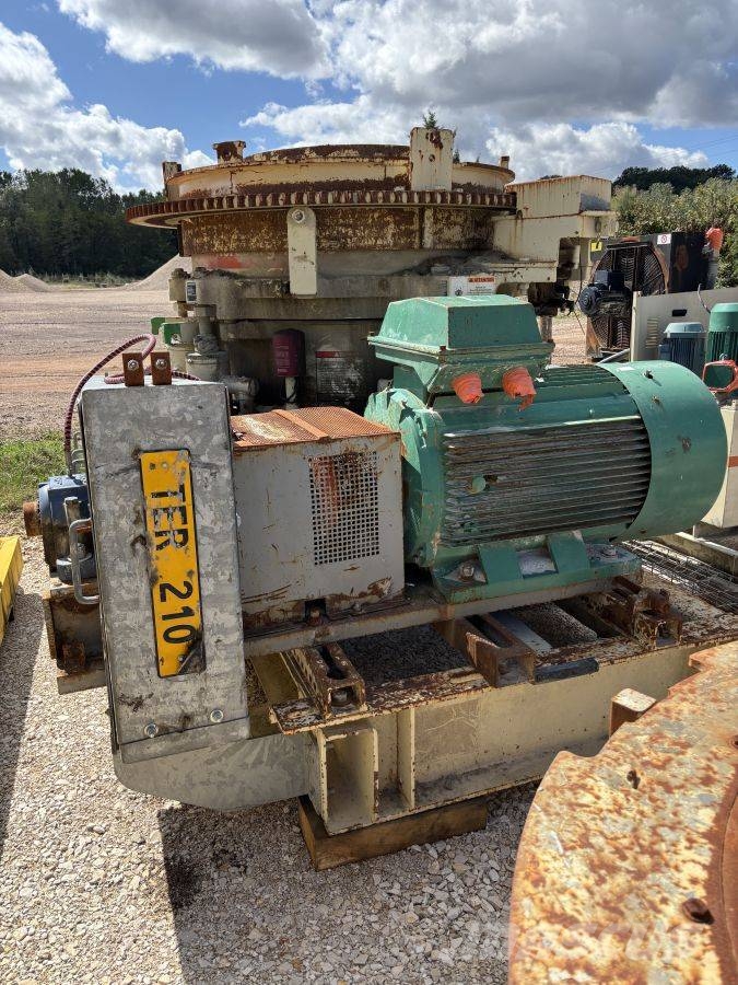 Metso Broyeur giratoire HP 200 Фрезерні і шліфувальні верстати