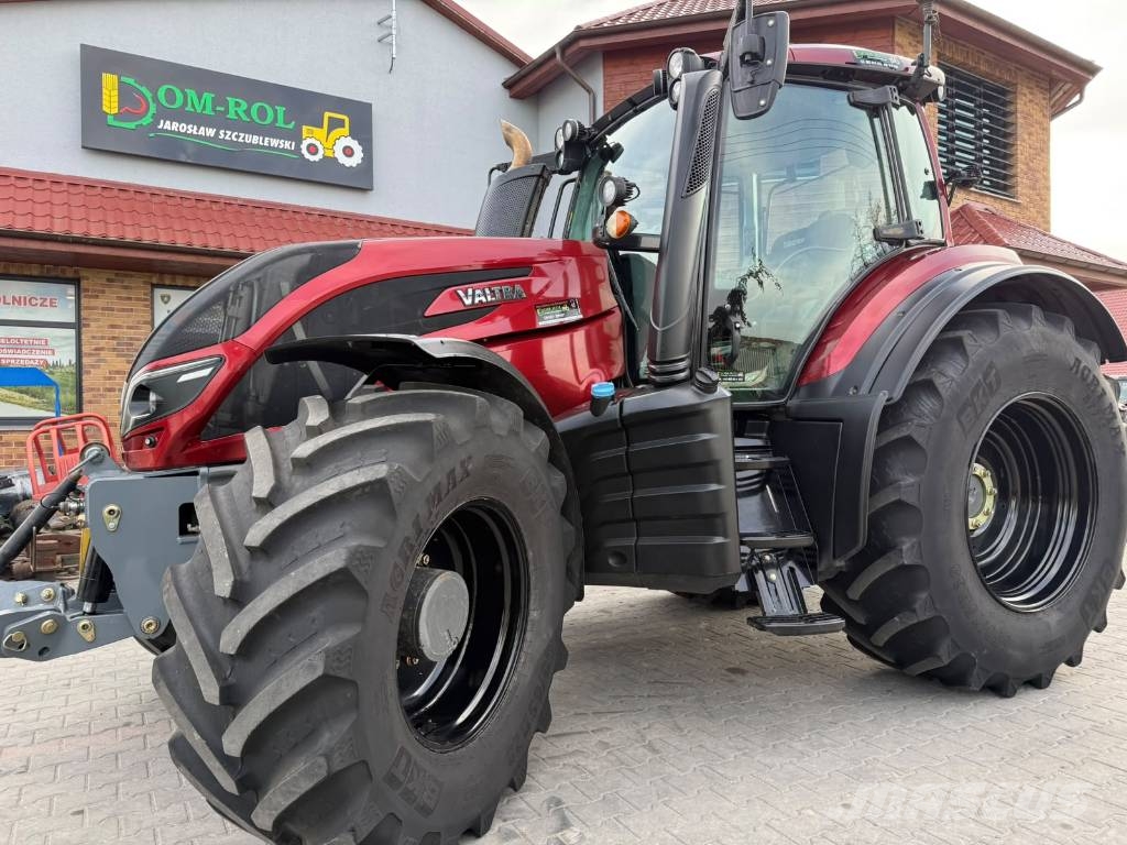 Valtra T 214 D Traktory