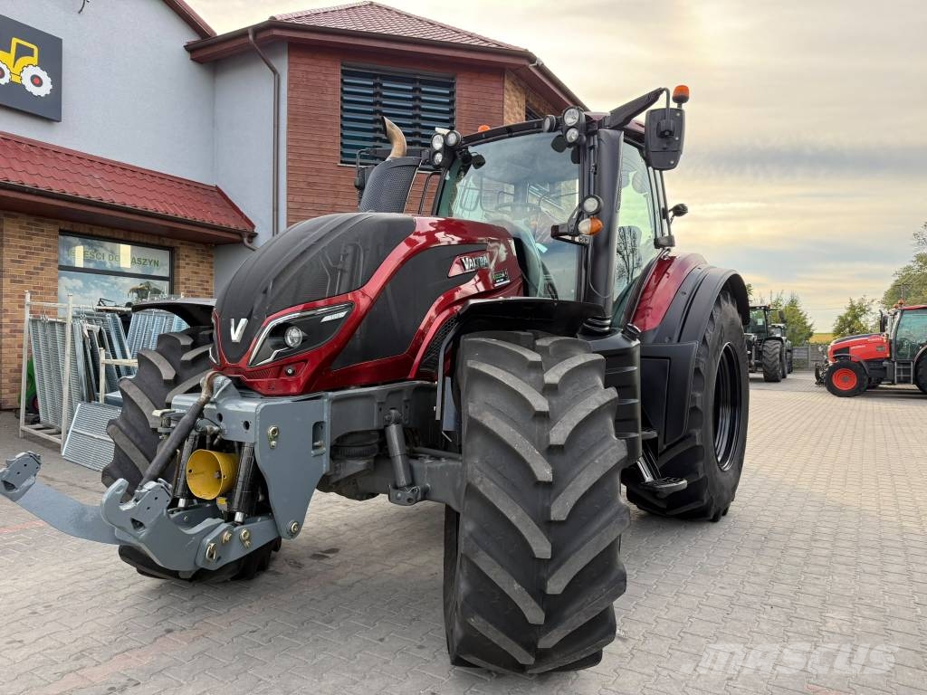 Valtra T 214 D Traktory