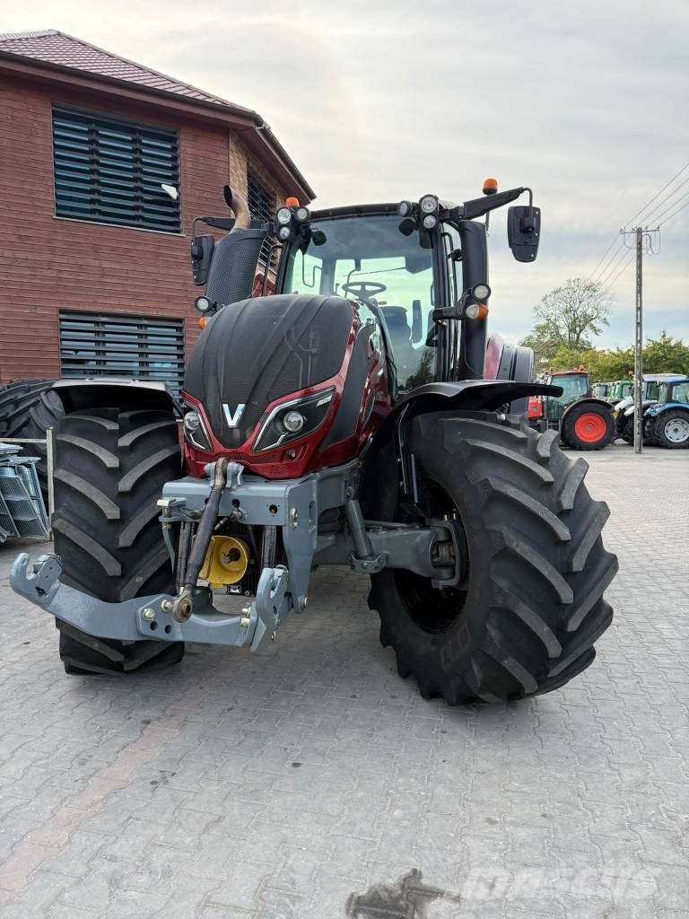 Valtra T 214 D Traktory