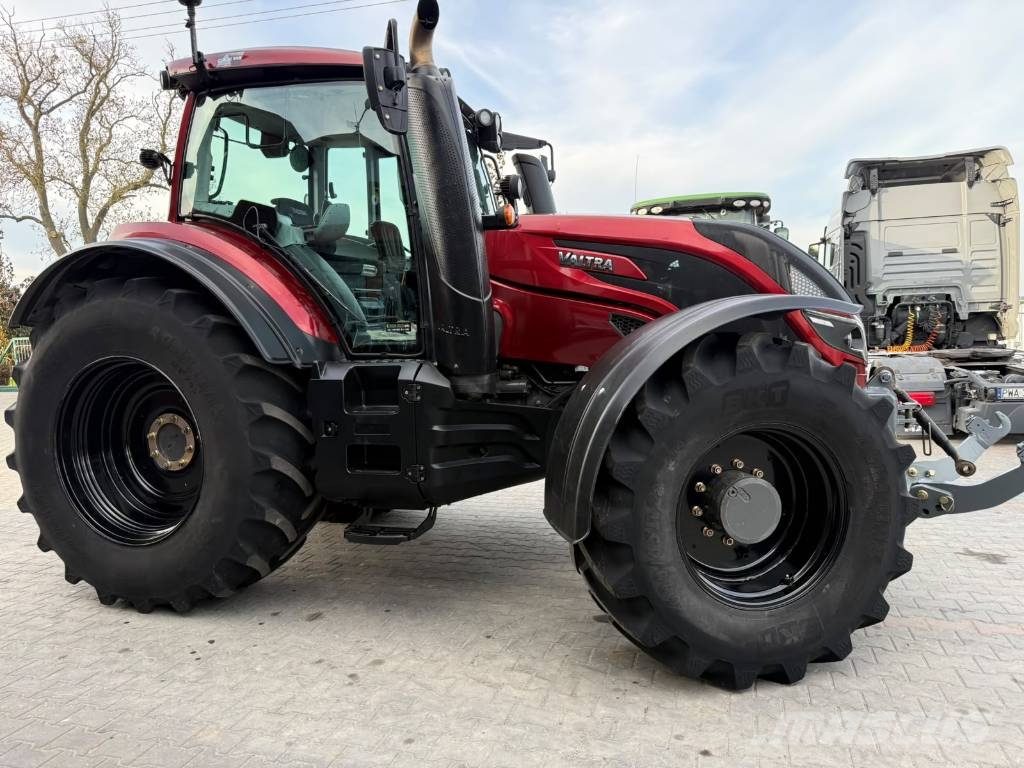 Valtra T 214 D Traktory