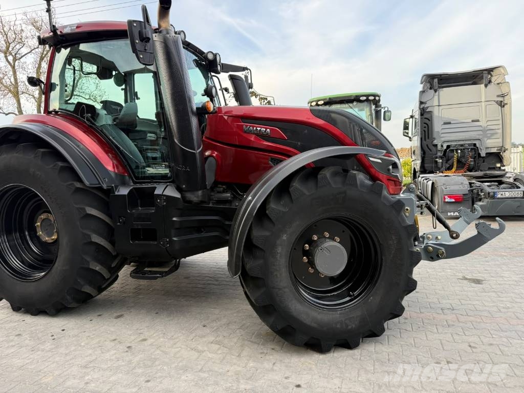 Valtra T 214 D Traktory