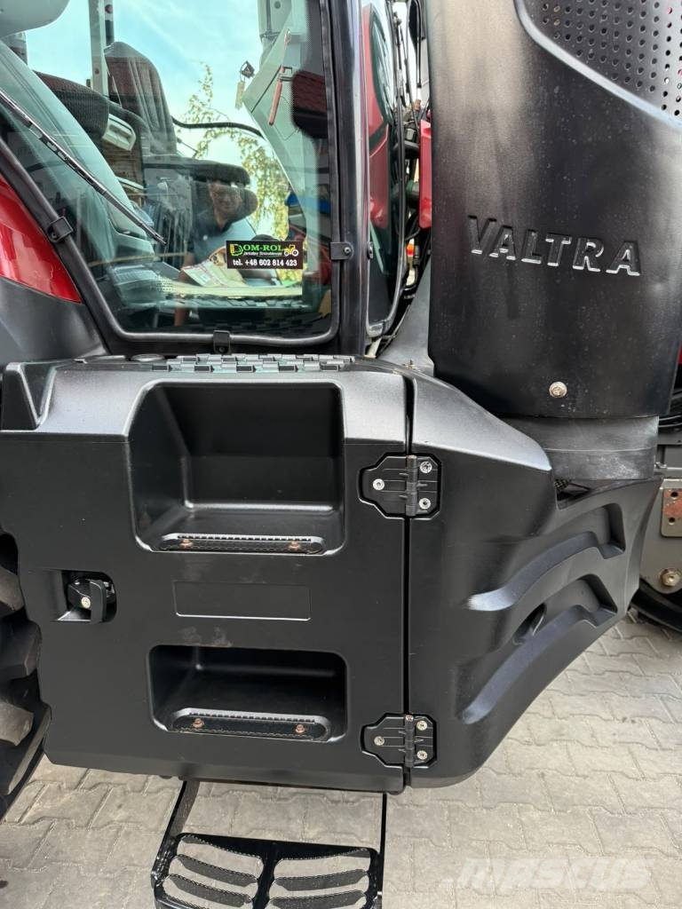Valtra T 214 D Traktory