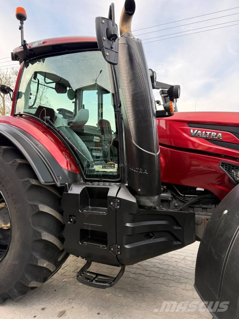 Valtra T 214 D Traktory