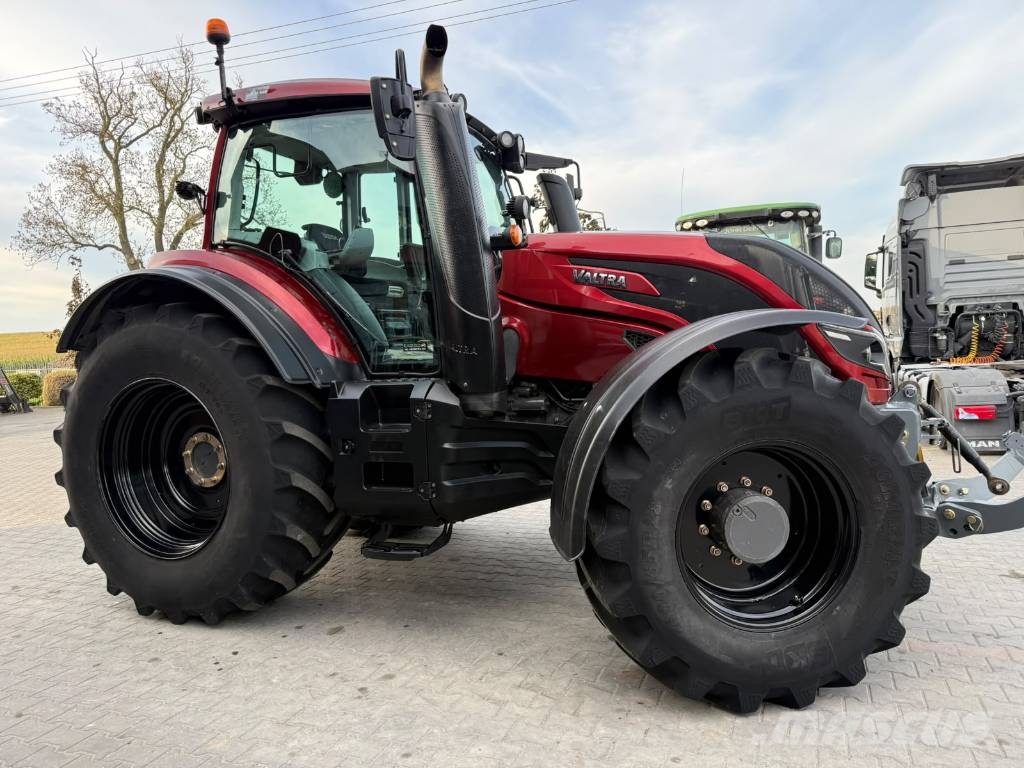 Valtra T 214 D Traktory